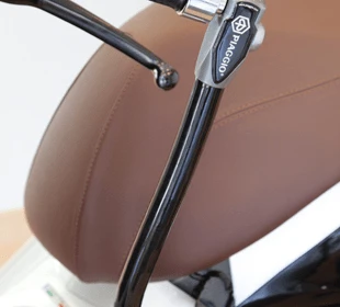 Piaggio Stuur- Zadelslot Standaard MP3 300 HPE 1 Piaggio Stuur- Zadelslot Standaard MP3 300 HPE